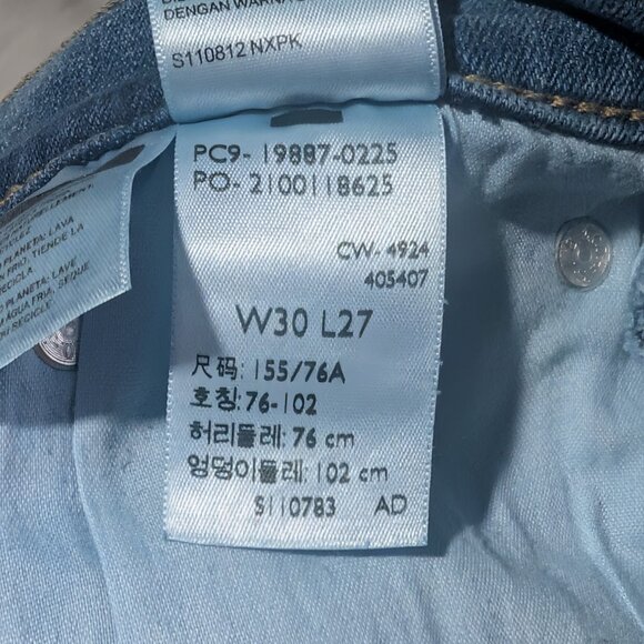 Levi's | Boyfriend Mid-Rise Jeans In Lapis Gem Medium Wash - Picture 8 of 12